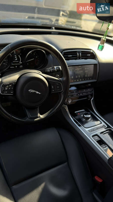 Седан Jaguar XE 2019 в Черновцах фото 5 Седан Jaguar XE 2019 в Черновцах