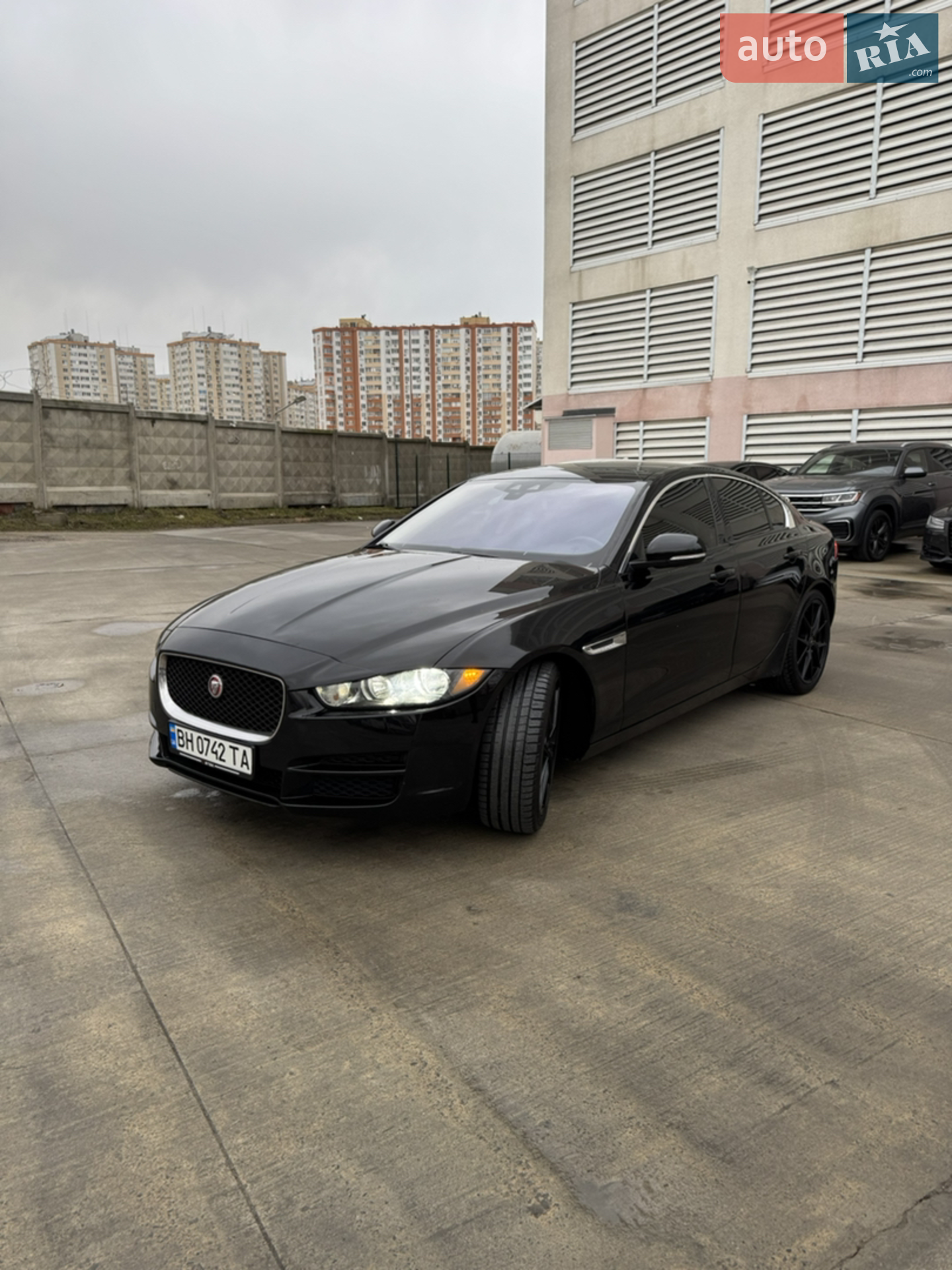 2017 Jaguar XE - мініатюра 11
