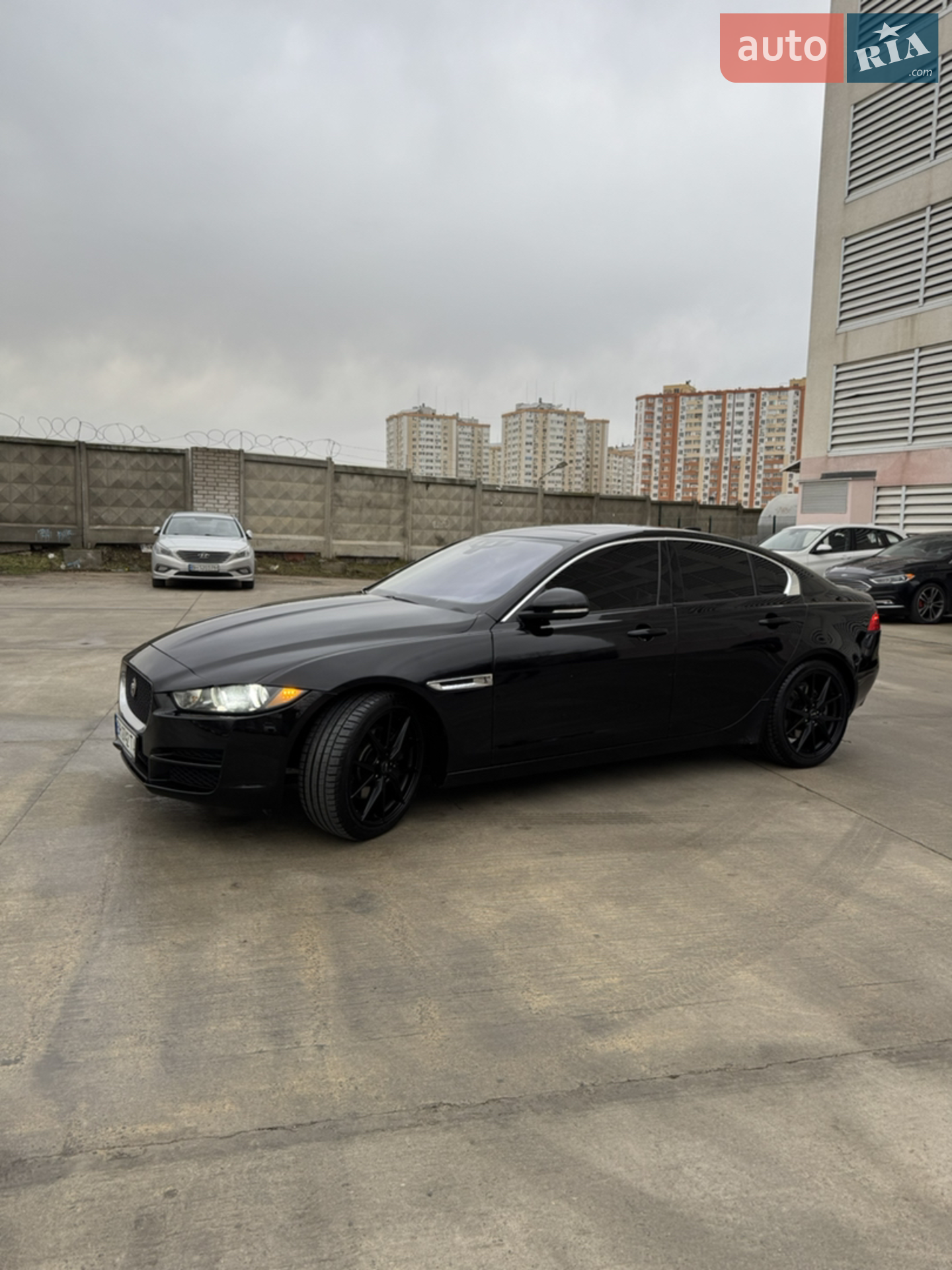 2017 Jaguar XE - мініатюра 10