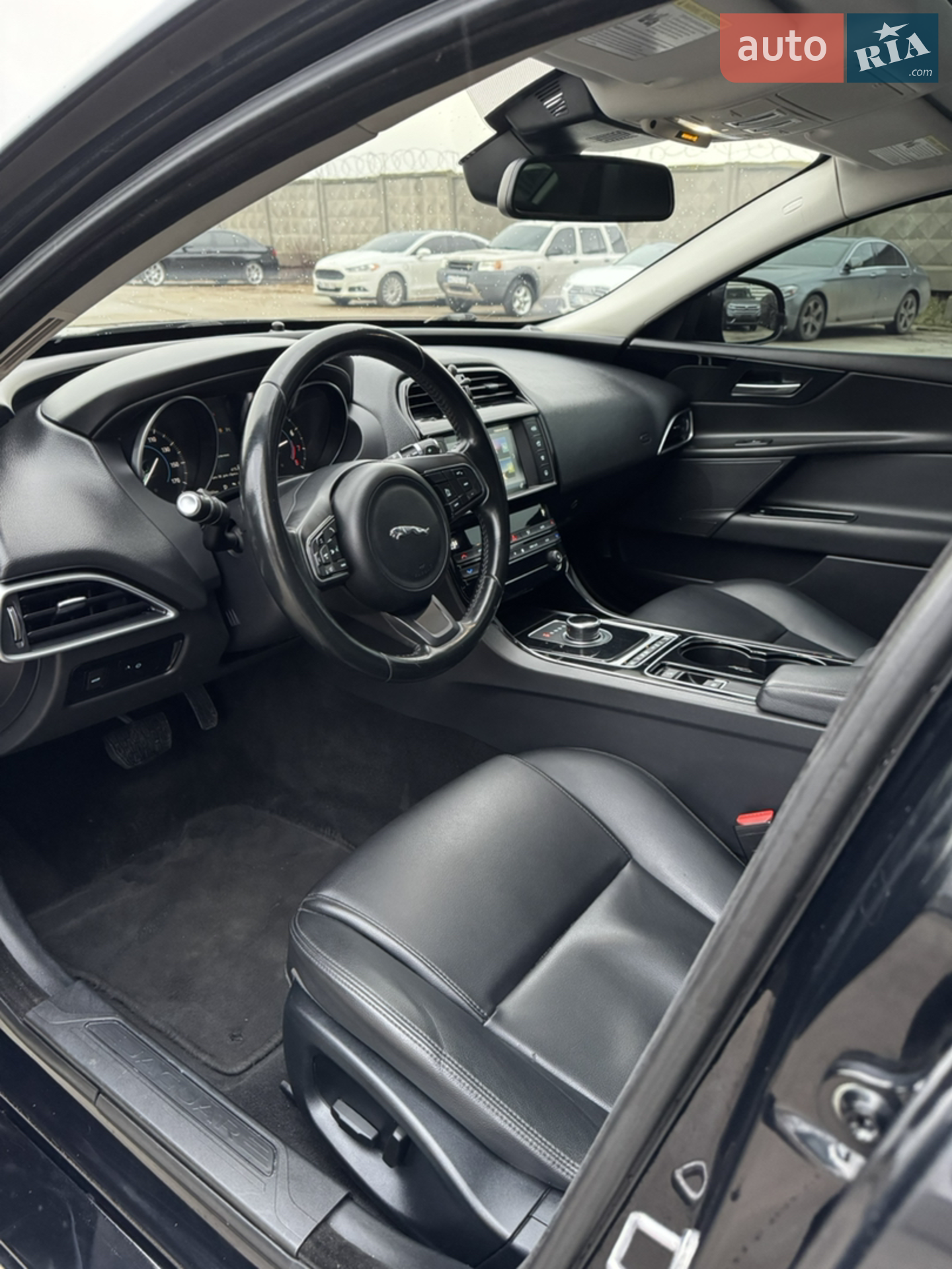 2017 Jaguar XE - мініатюра 15