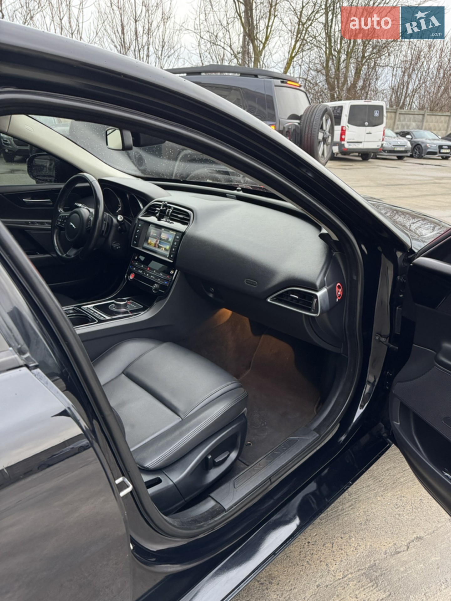 2017 Jaguar XE - мініатюра 19