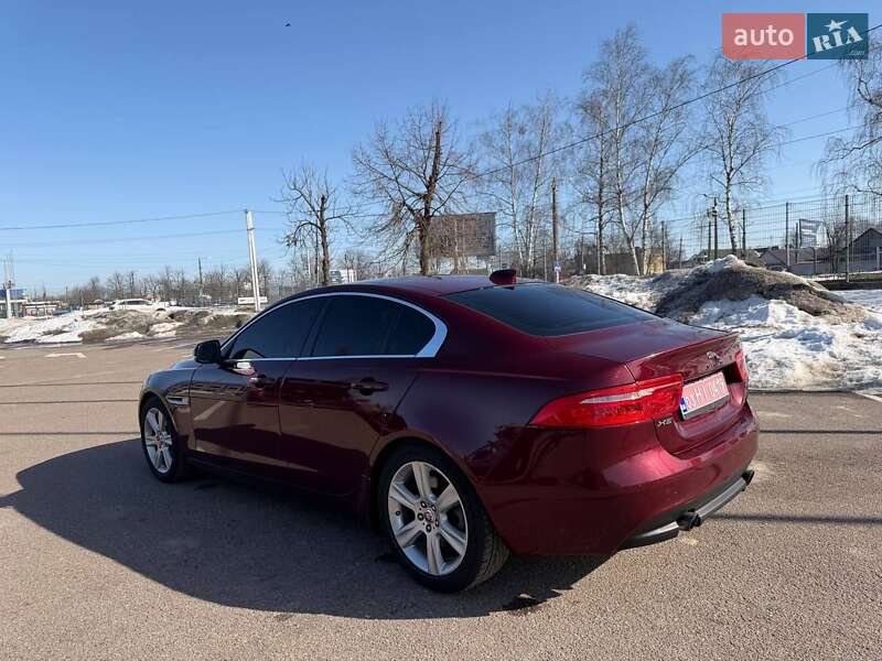 Седан Jaguar XE 2017 в Житомирі