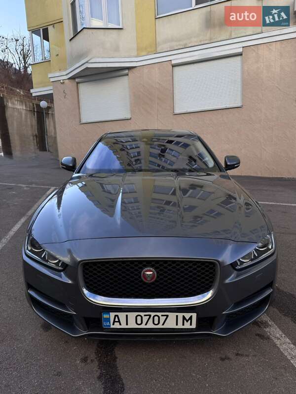 Седан Jaguar XE 2016 в Киеве