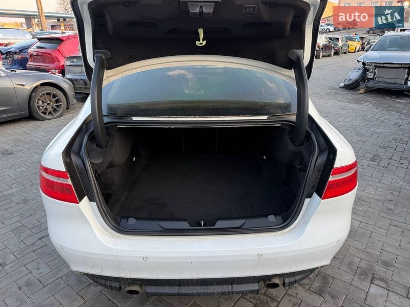 Седан Jaguar XE 2018 в Луцке
