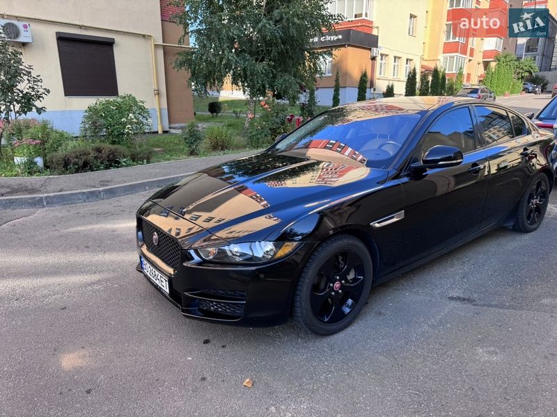 Седан Jaguar XE 2017 в Хмельницком