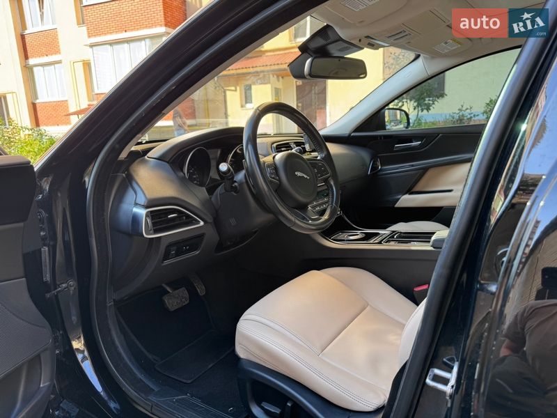 Седан Jaguar XE 2017 в Хмельницком