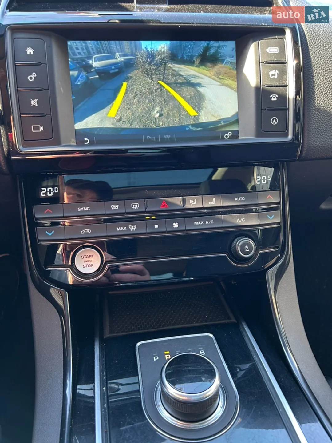 2016 Jaguar XE - мініатюра 9