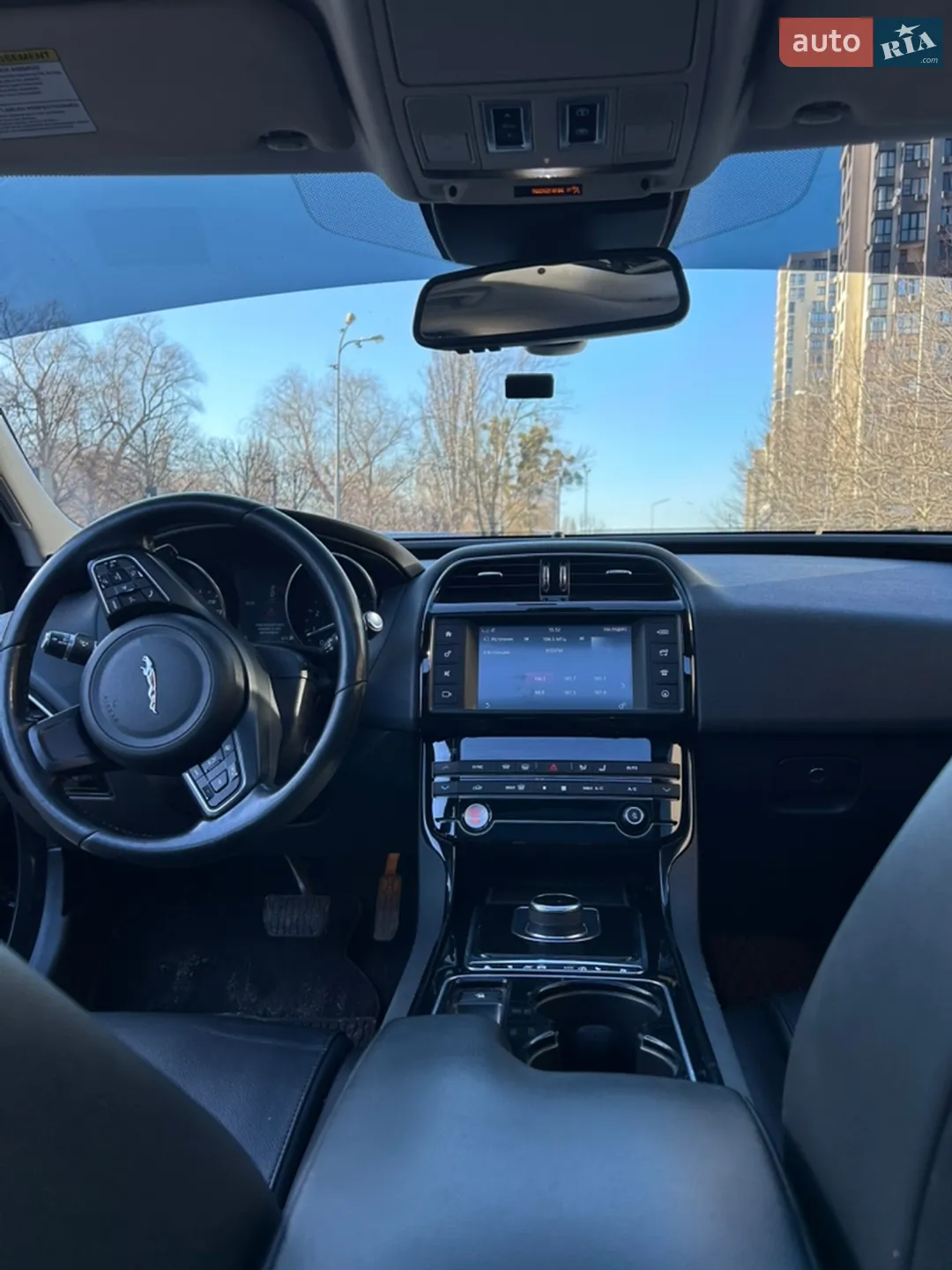 2016 Jaguar XE - мініатюра 10