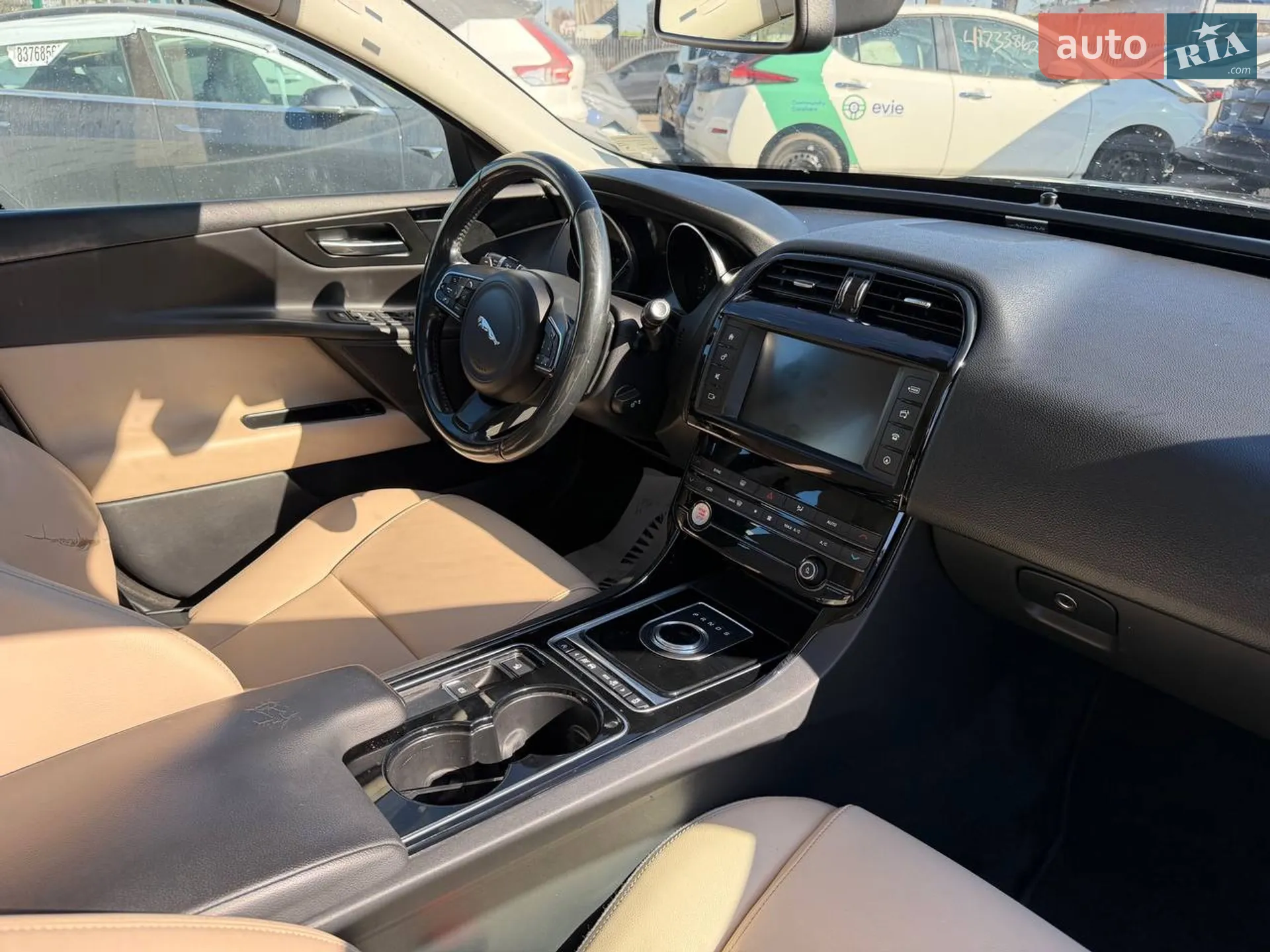 2016 Jaguar XE - мініатюра 13