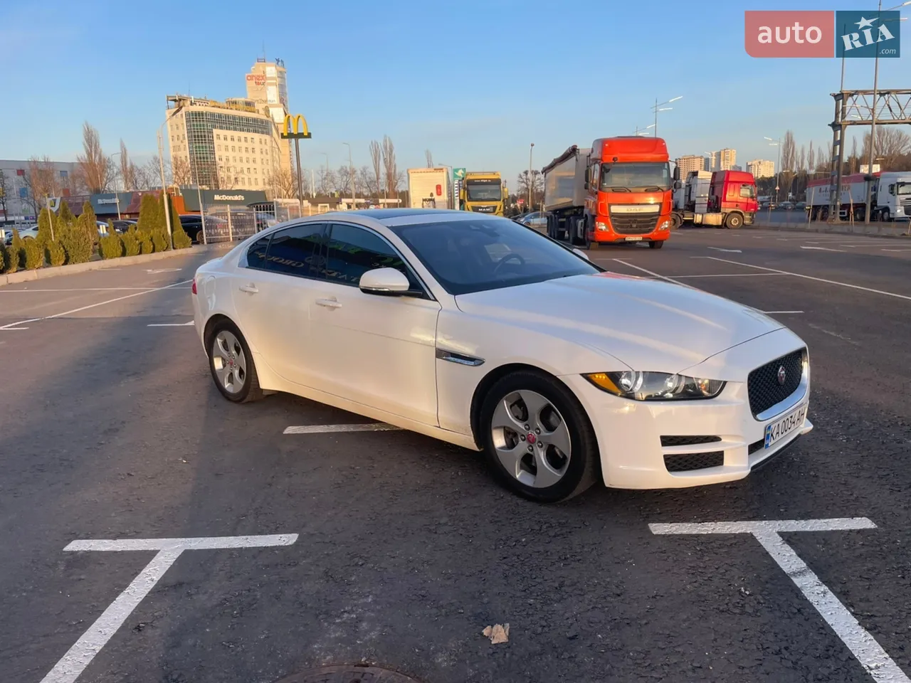 2018 Jaguar XE - мініатюра 41