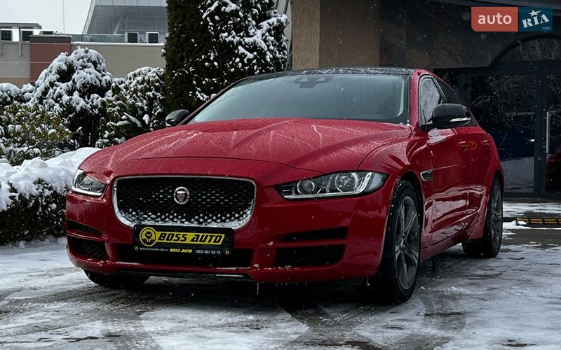 Седан Jaguar XE 2018 в Львове