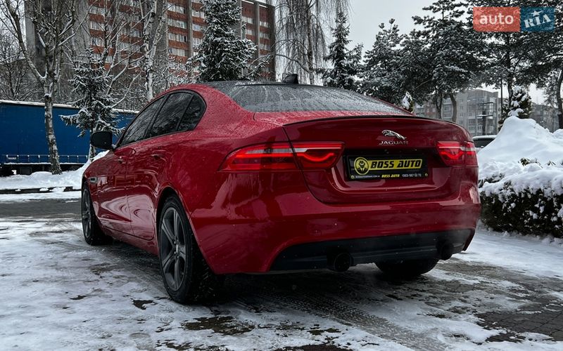 Седан Jaguar XE 2018 в Львове