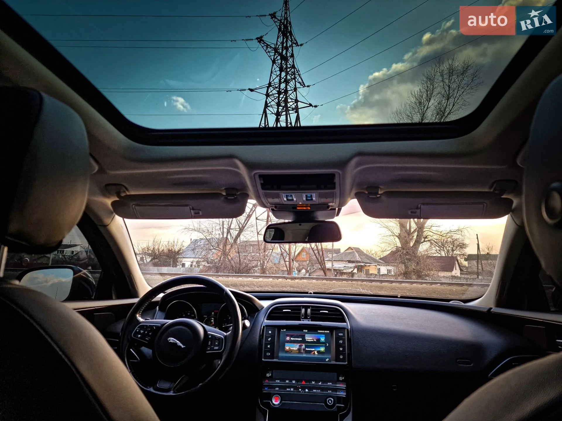 2016 Jaguar XE - мініатюра 13