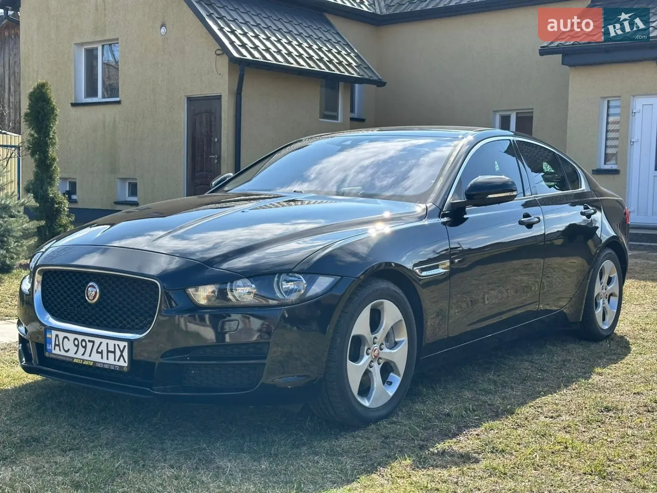 2017 Jaguar XE - мініатюра 24