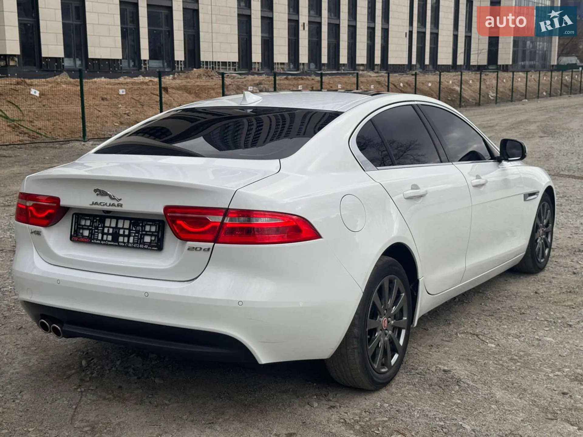 2015 Jaguar XE - мініатюра 11