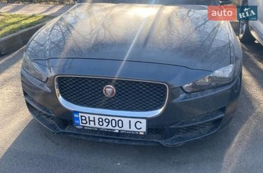 Седан Jaguar XE 2016 в Одесі