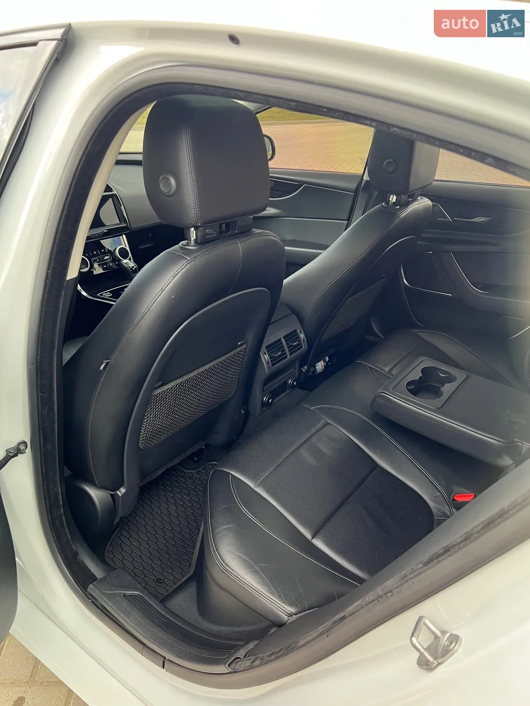 2019 Jaguar XE - мініатюра 12