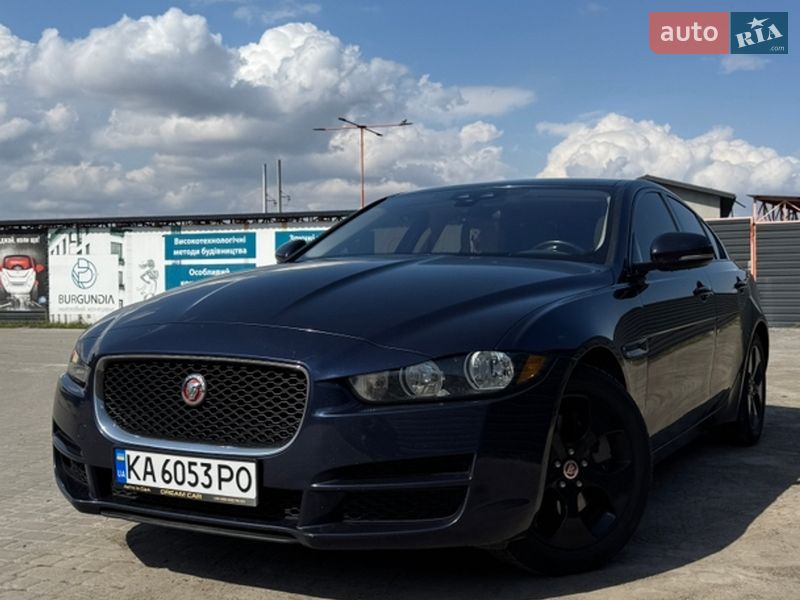 Седан Jaguar XE 2016 в Ирпене