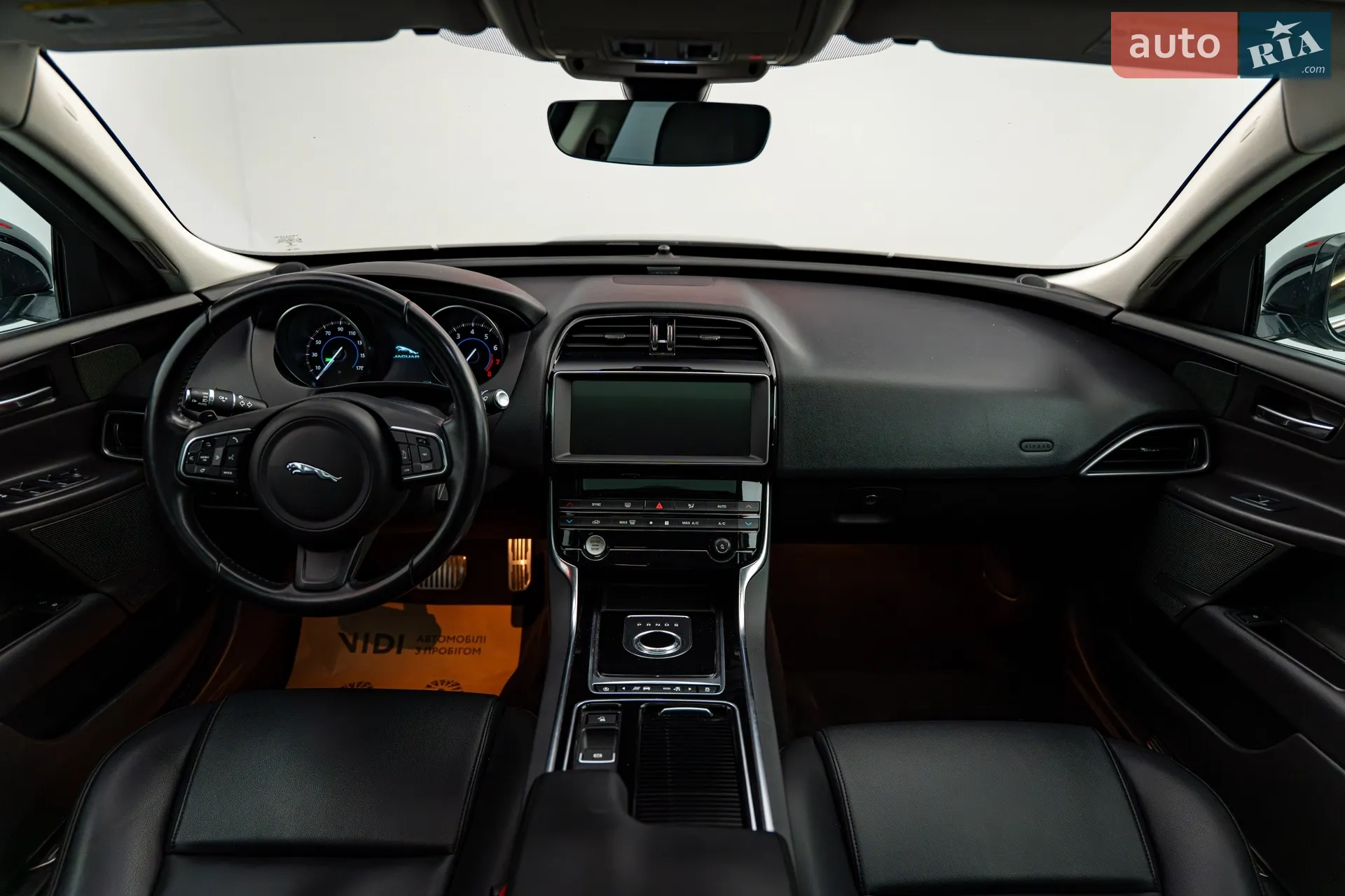 2018 Jaguar XE - мініатюра 10