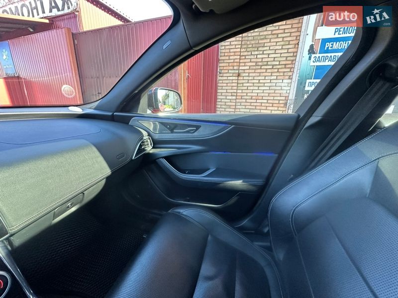 Седан Jaguar XE 2019 в Києві фото 12 Седан Jaguar XE 2019 в Києві