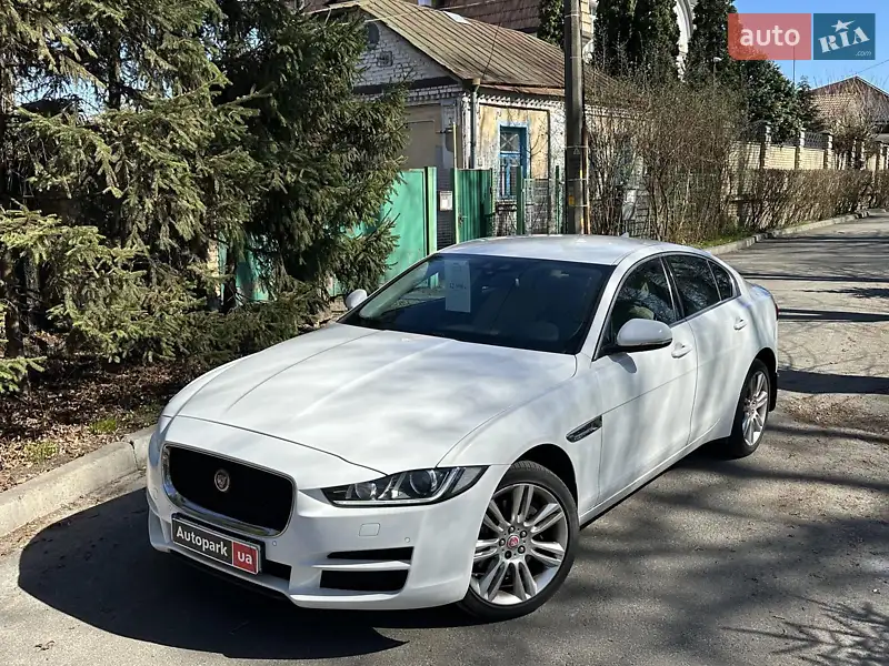 Jaguar XE