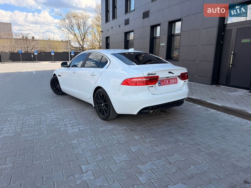 Седан Jaguar XE 2016 в Днепре