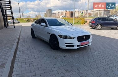 Седан Jaguar XE 2016 в Дніпрі