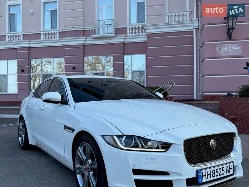 Jaguar XE