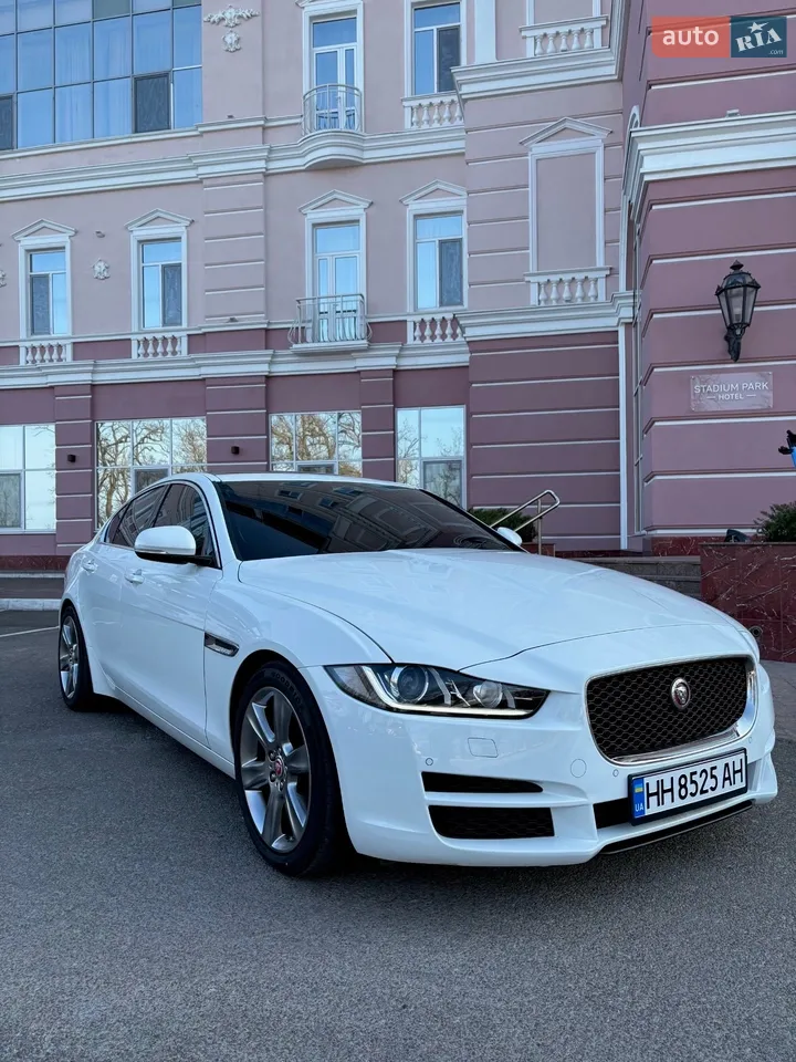 2016 Jaguar XE - мініатюра 41