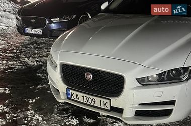 Седан Jaguar XE 2016 в Киеве