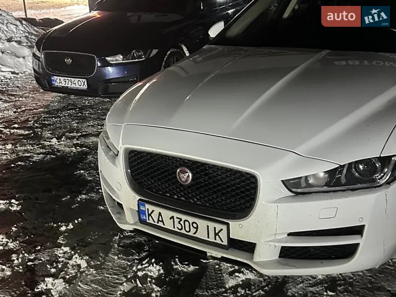 Jaguar XE