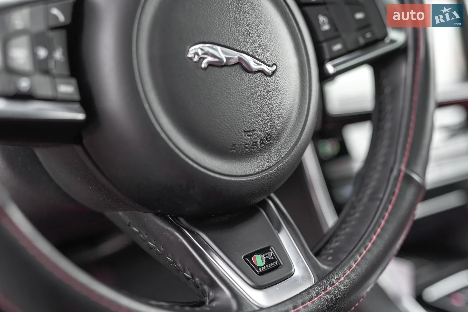 2016 Jaguar XE - мініатюра 6