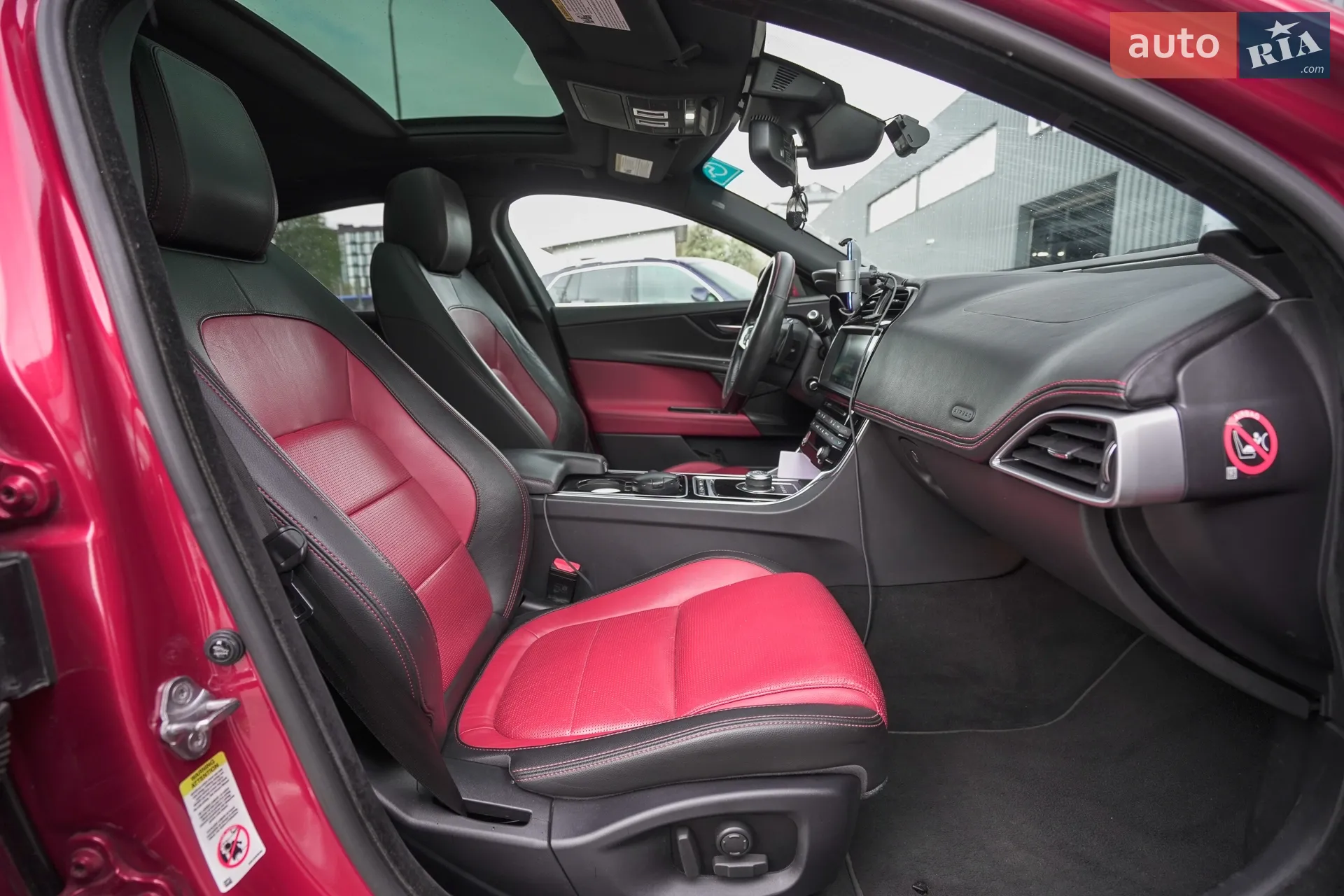 2016 Jaguar XE - мініатюра 19