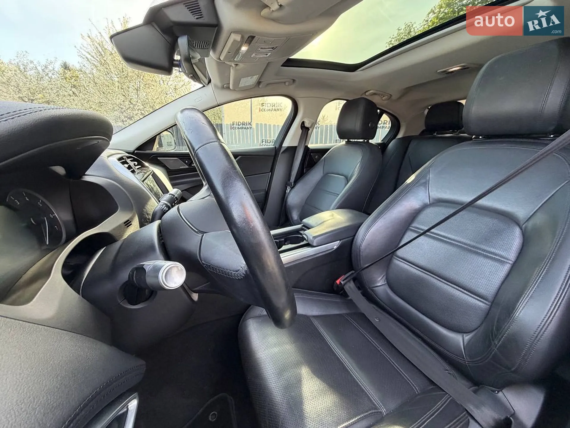 2019 Jaguar XE - мініатюра 4