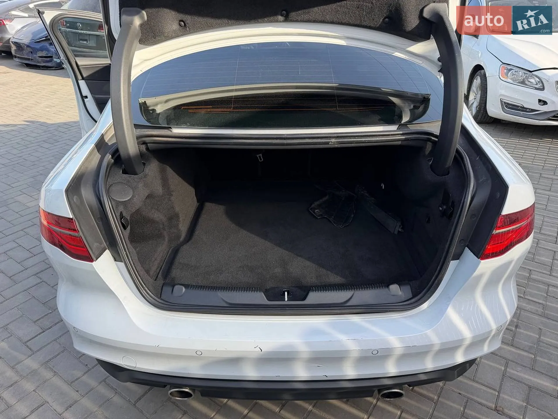 2019 Jaguar XE - мініатюра 7