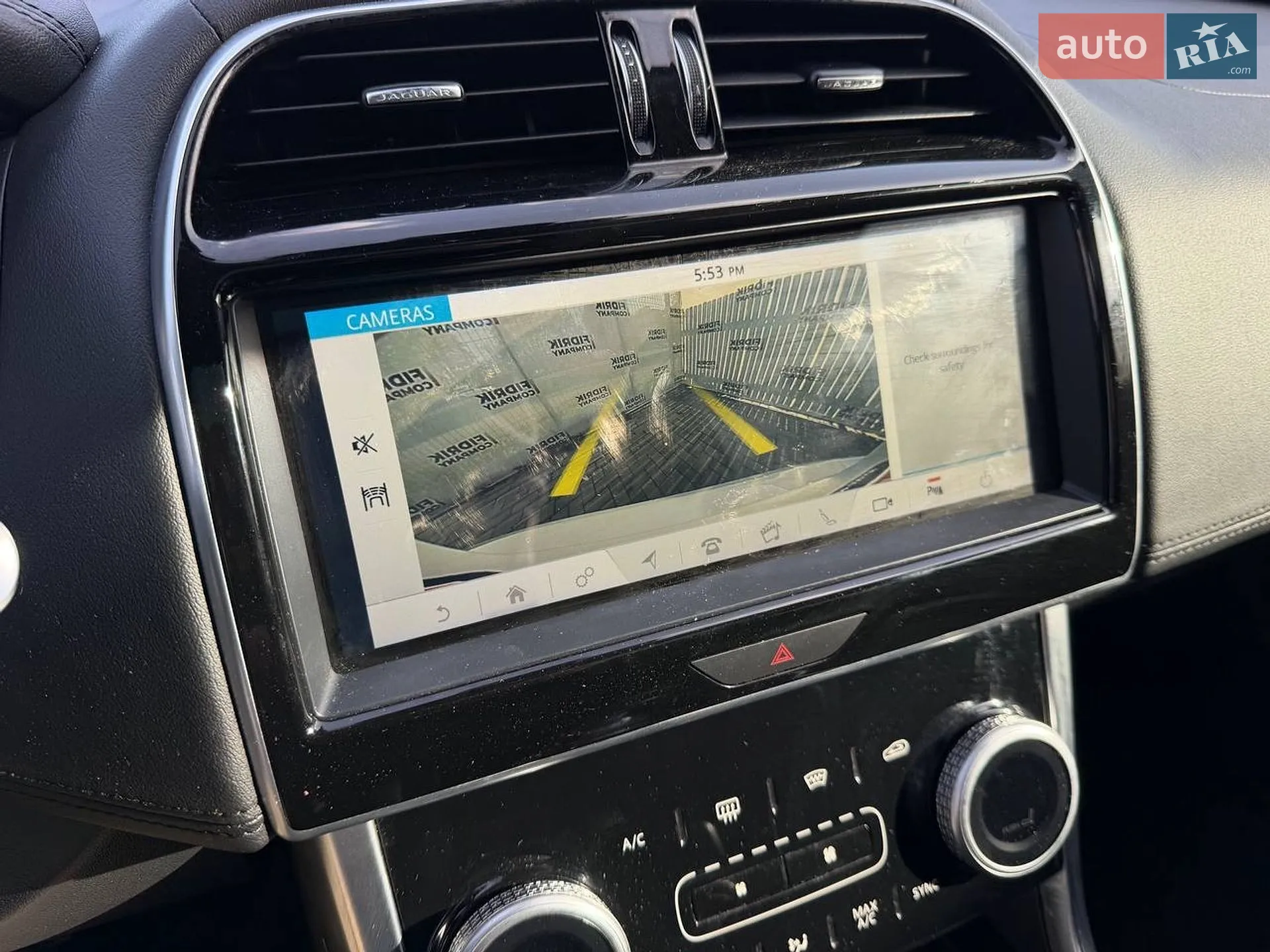 2019 Jaguar XE - мініатюра 16