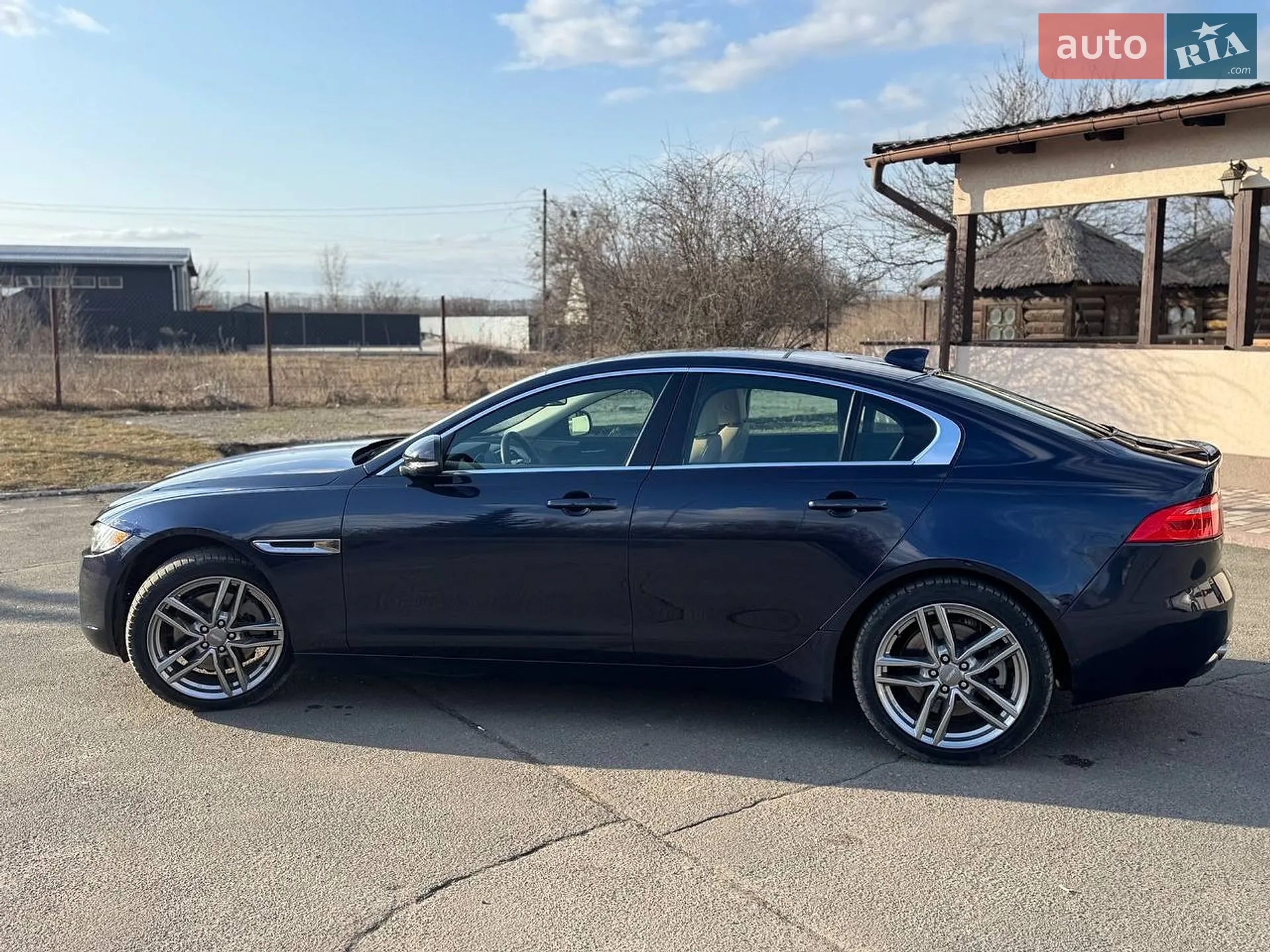 2016 Jaguar XE - мініатюра 11