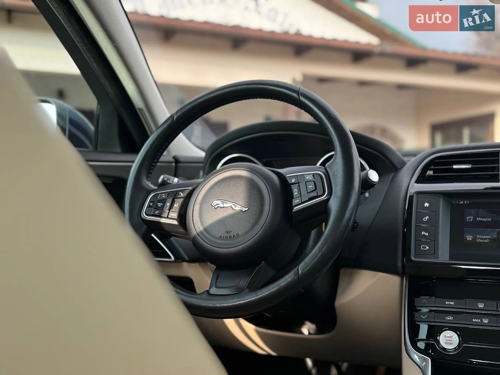 2016 Jaguar XE - мініатюра 35