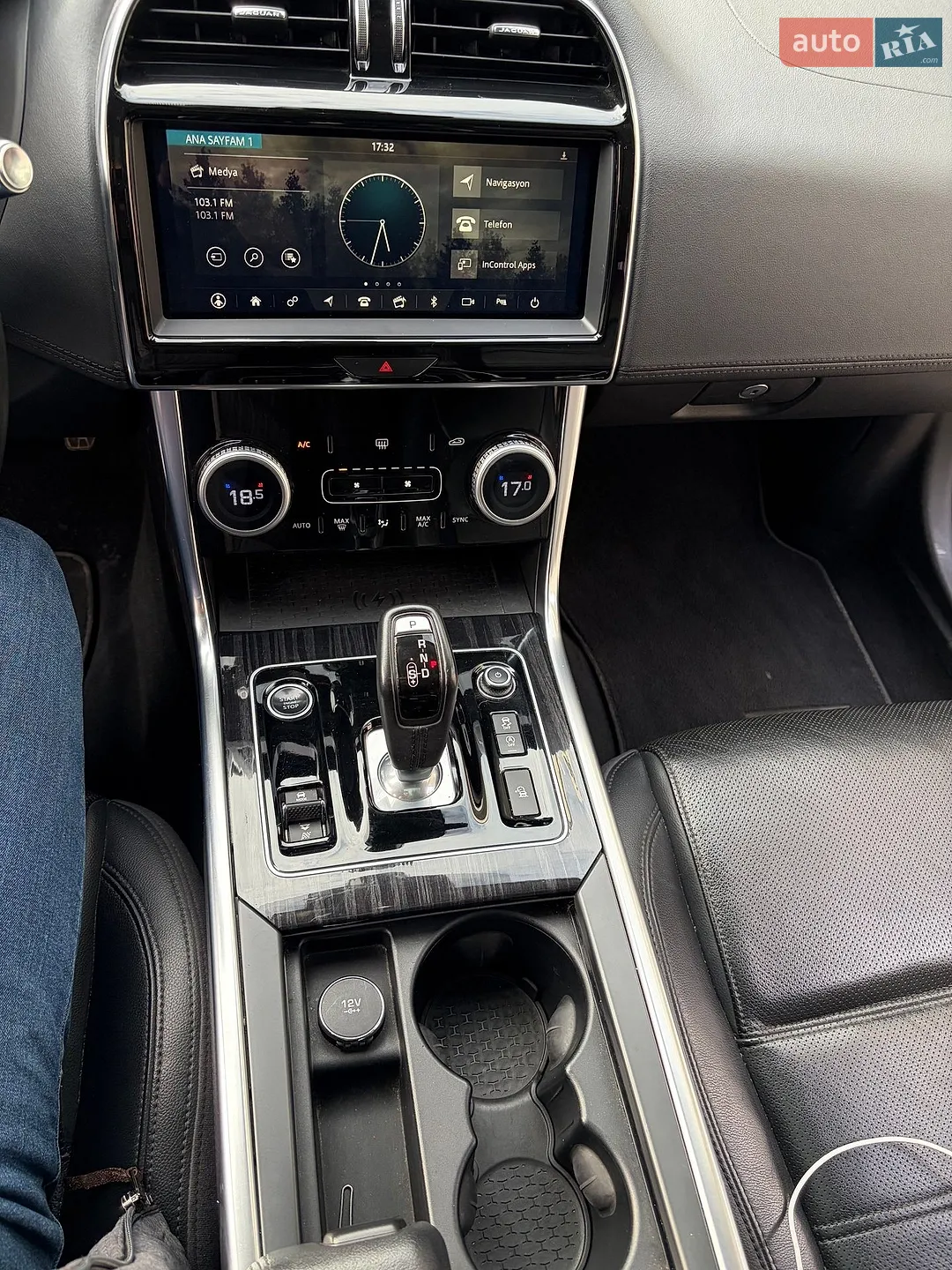 2019 Jaguar XE - мініатюра 23