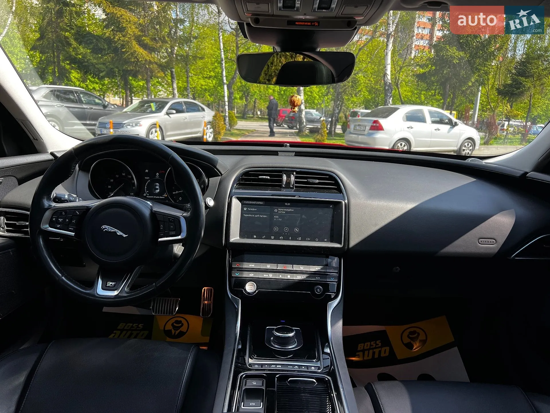 2018 Jaguar XE - мініатюра 11