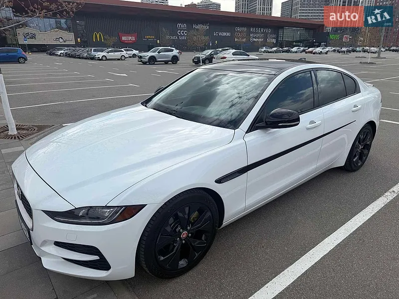 Jaguar XE