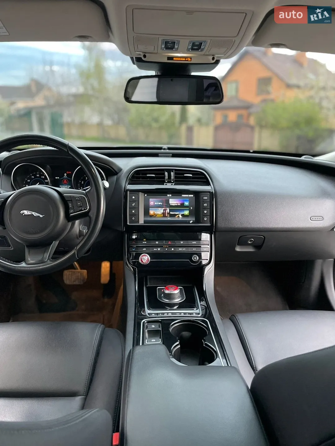 2016 Jaguar XE - мініатюра 14