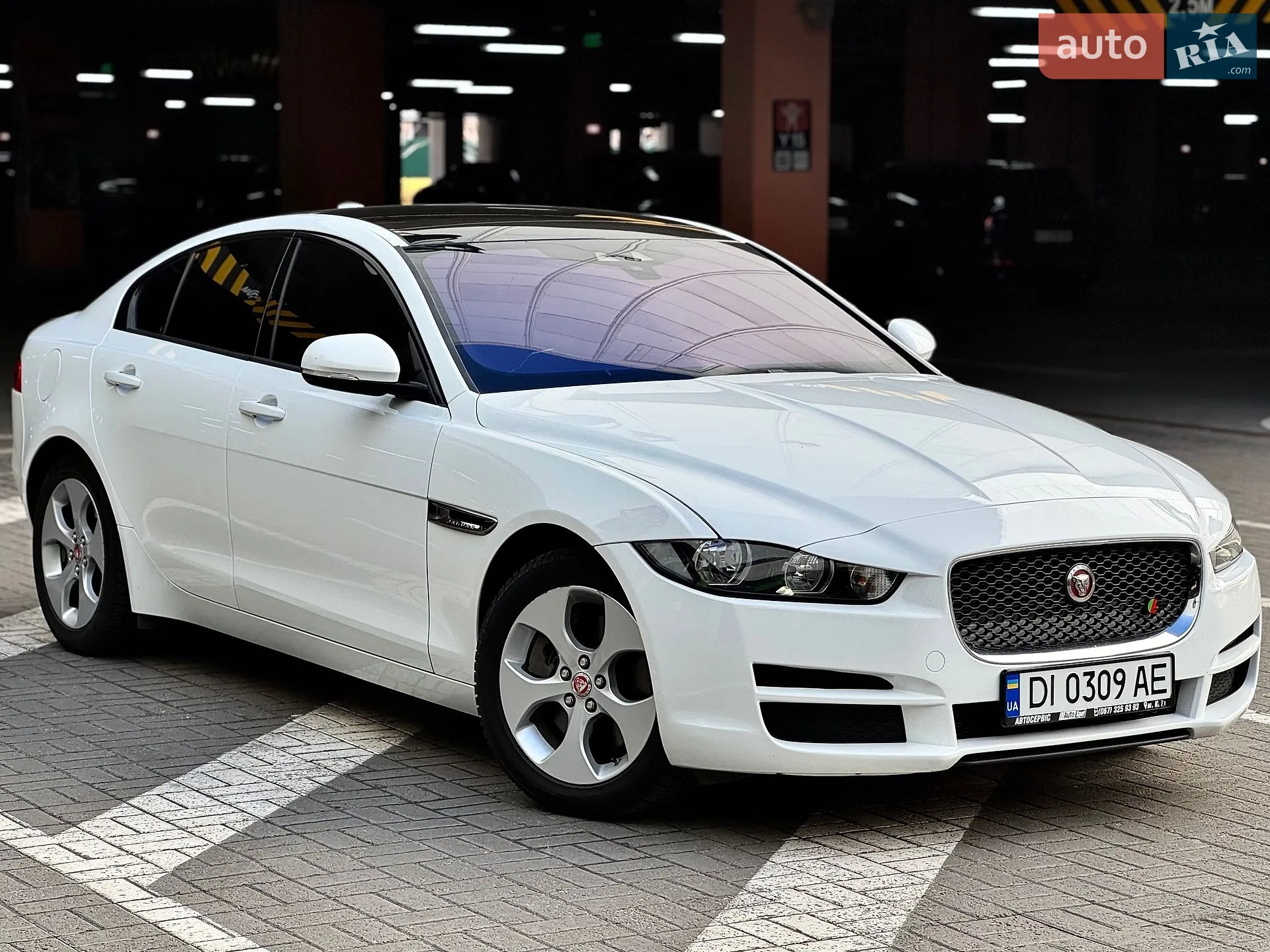 2016 Jaguar XE - мініатюра 29
