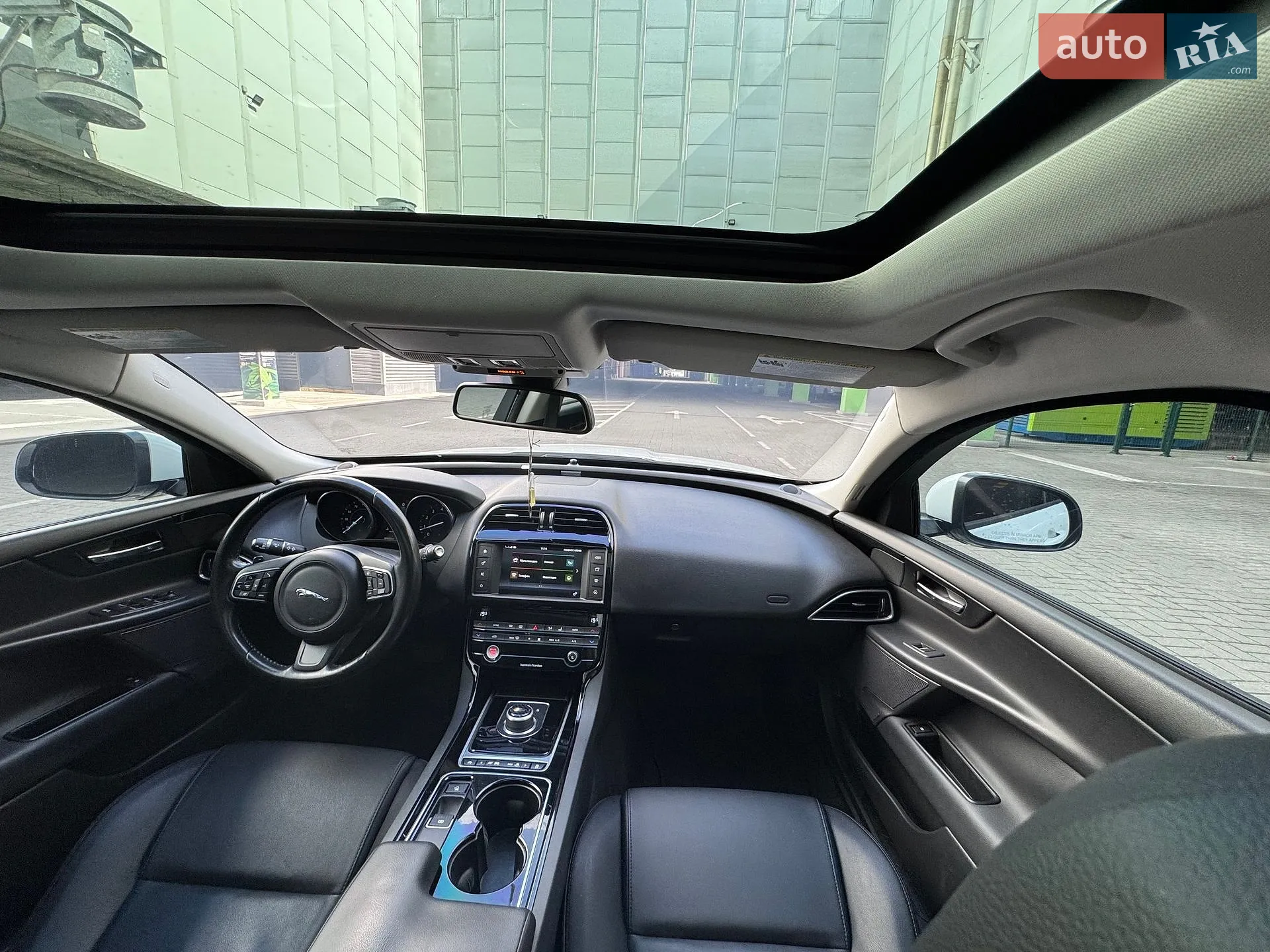 2016 Jaguar XE - мініатюра 54