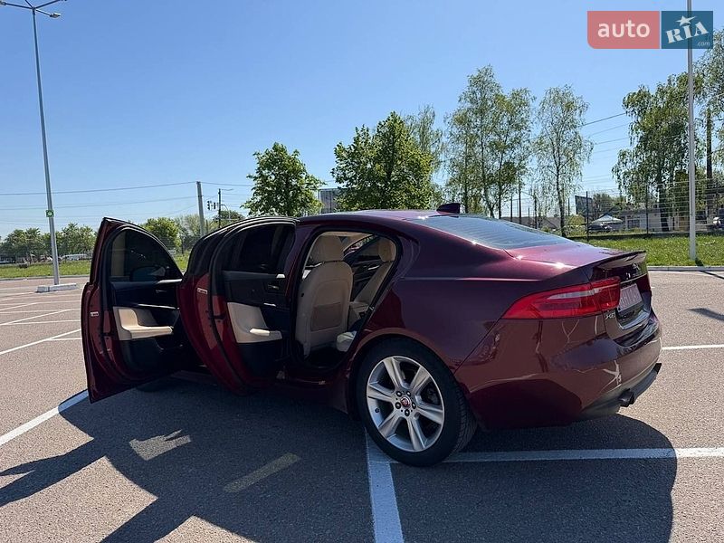 Седан Jaguar XE 2017 в Житомире