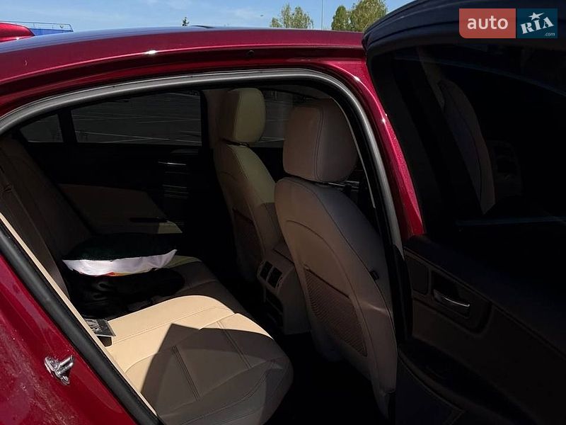 Седан Jaguar XE 2017 в Житомире
