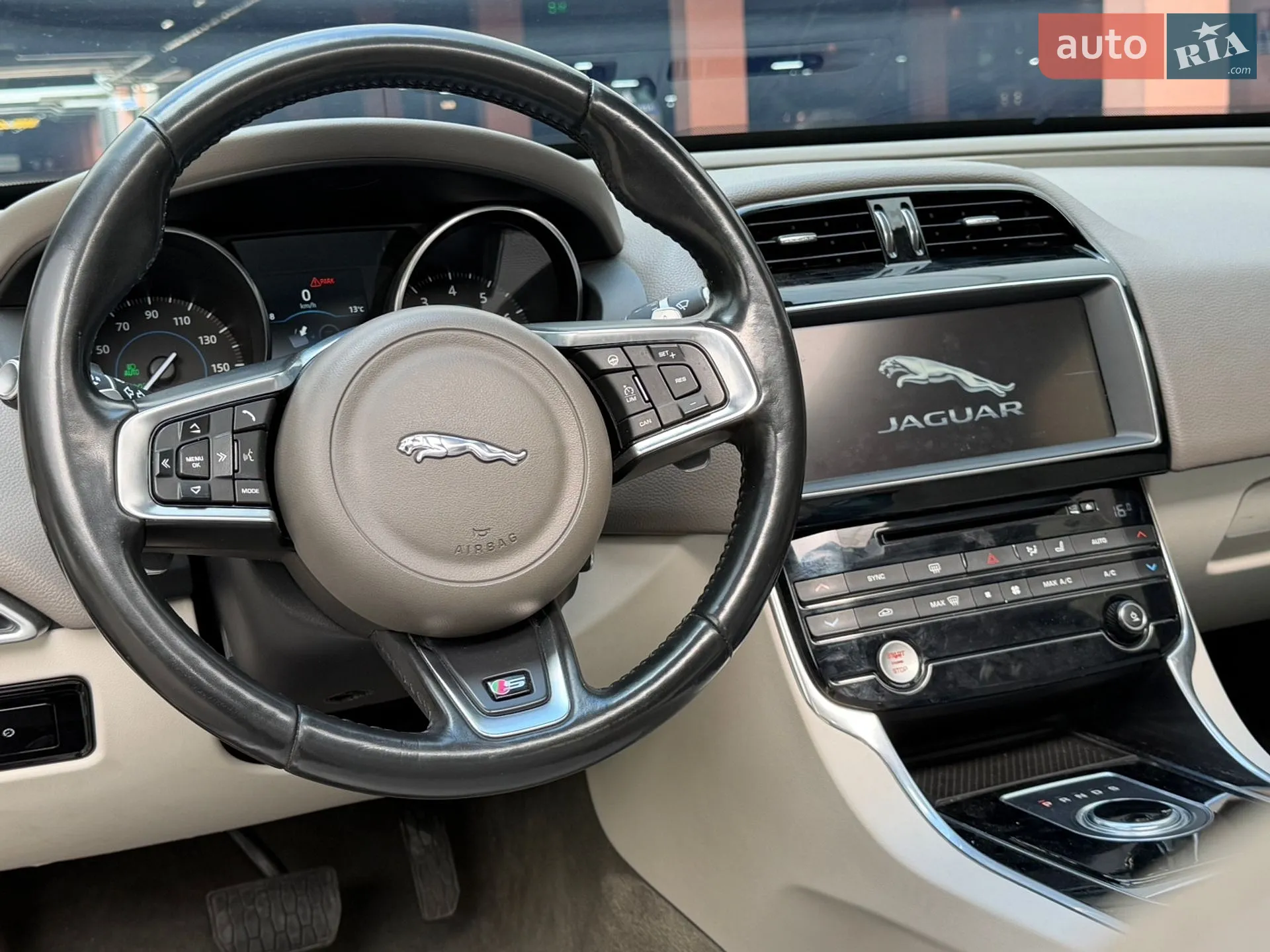 2016 Jaguar XE - мініатюра 19