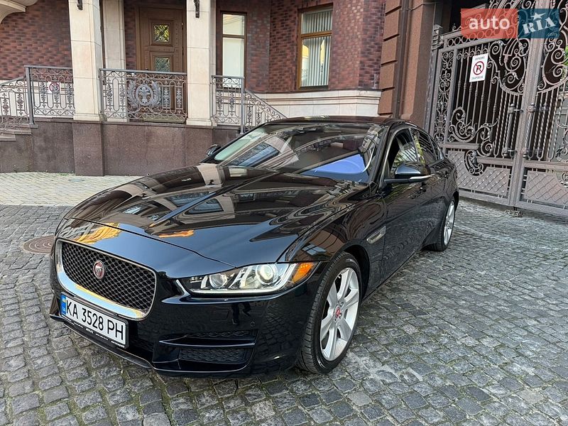 Jaguar XE 2016