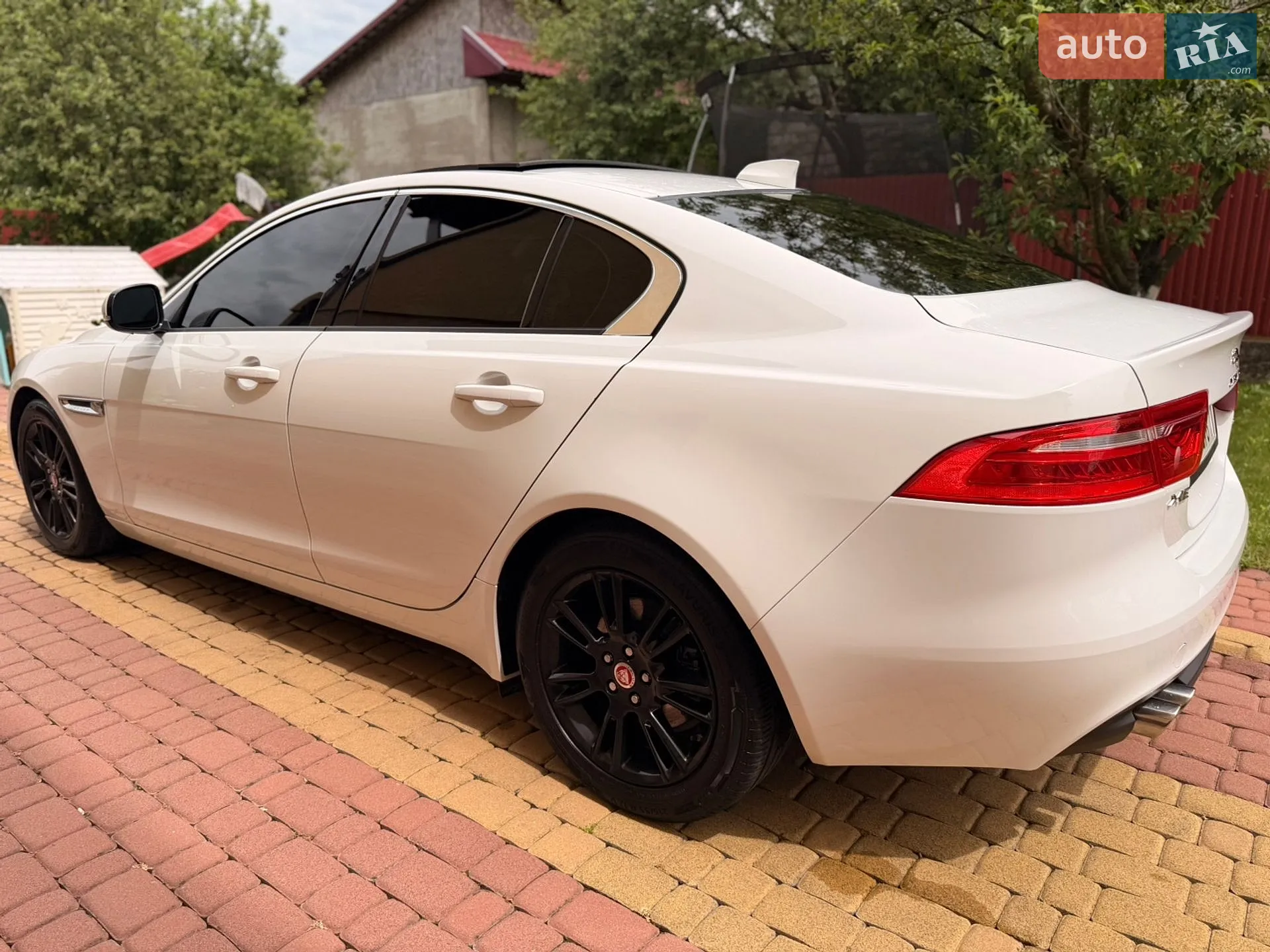 2018 Jaguar XE - мініатюра 12