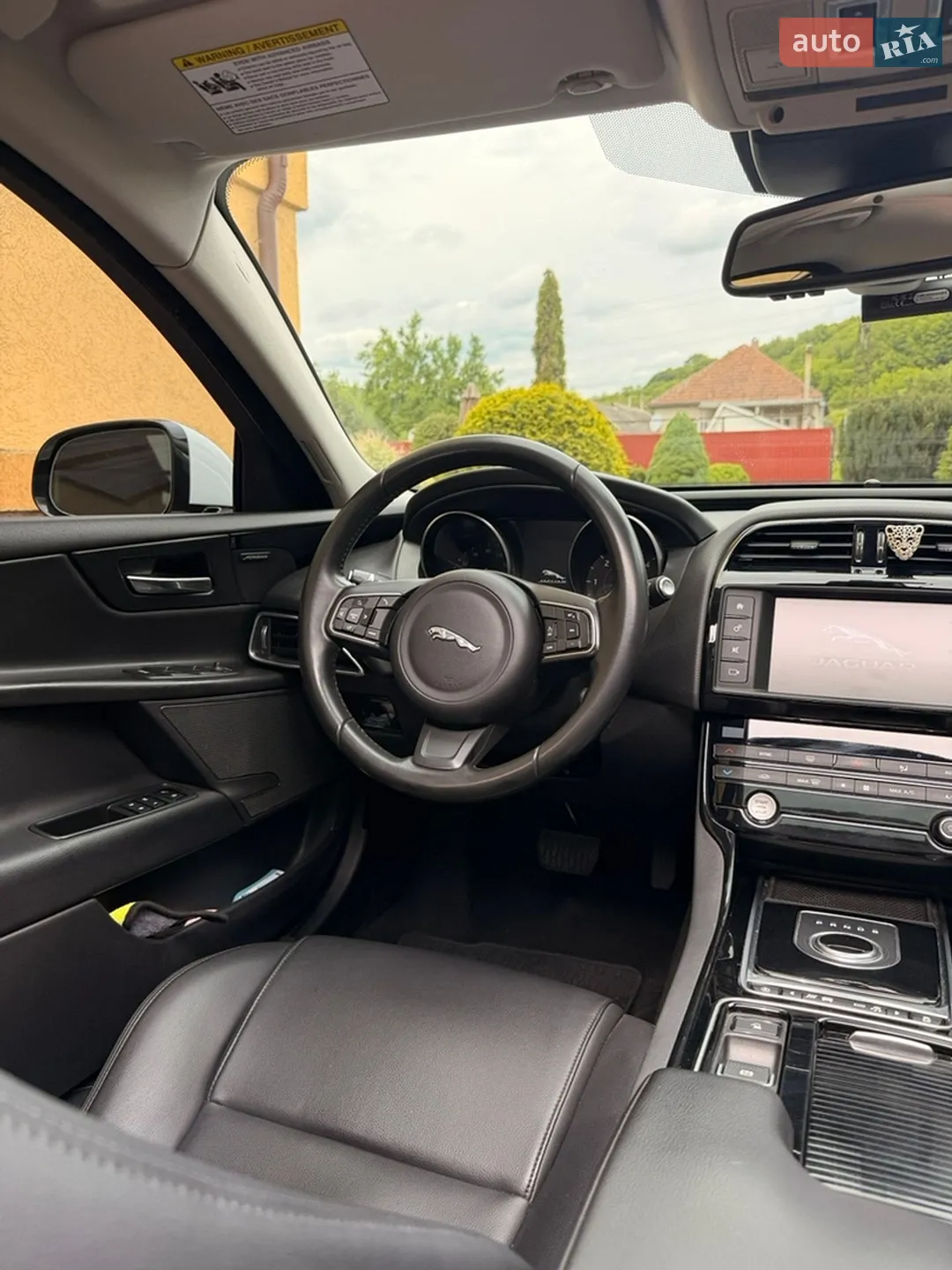 2018 Jaguar XE - мініатюра 32